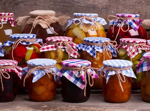 The origin of candied fruits and fruit jam is to be found in the human need of devoting time to other activities apart from looking for fresh food. 