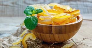 The origin of candied fruits is uncertain: ancient merchants made the best of their stock preserving citrus fruit this way.